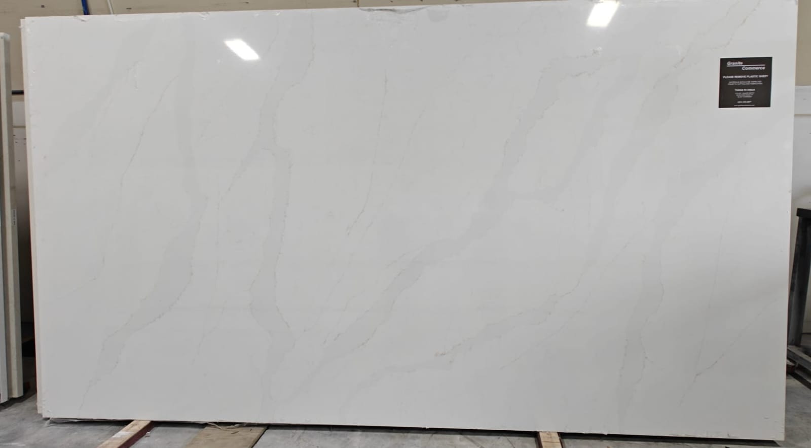 Blanc Gold slab sample